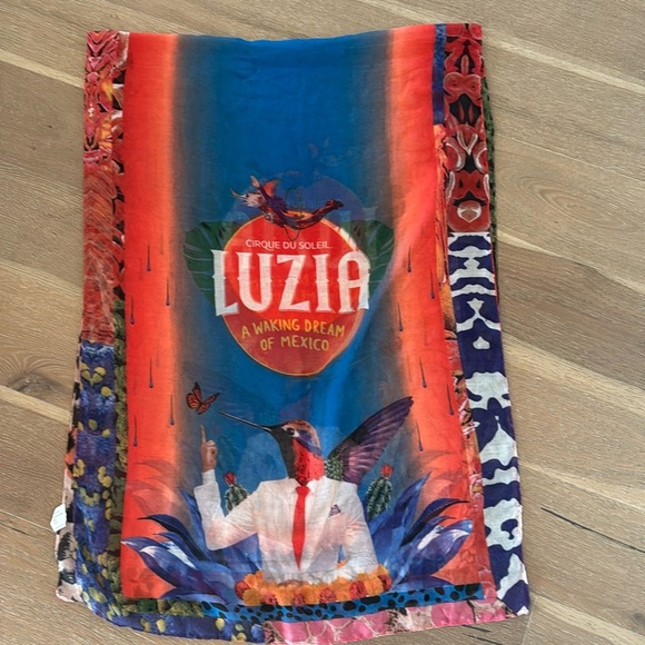 CIRQUE DU SOLEIL LUZIA Scarf Womens 74’ X 25.5 Lightweight vibrant Avanteguard - Picture 1 of 6